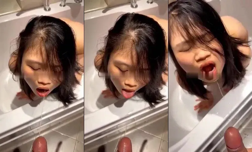 Mi piace giocare da solo e inginocchiarmi nella vasca da bagno così puoi pisciarmi in faccia