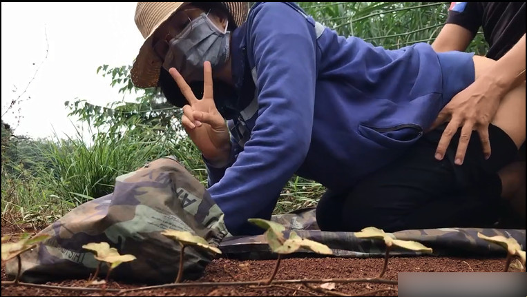 好色的妻子 24 歲 - 外地的小狗女孩