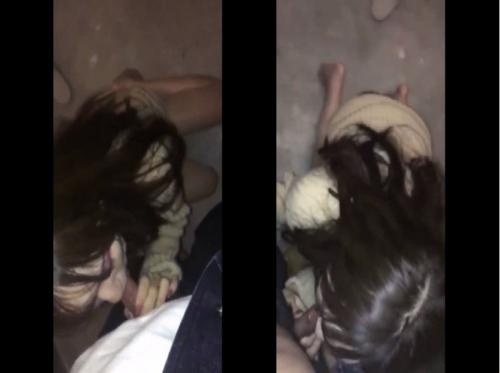 慾火中燒的女孩提出在公寓樓梯上口交 - Viet69