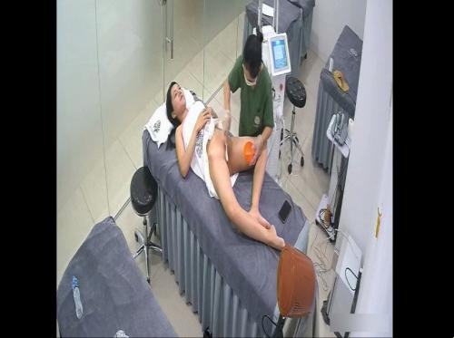 駭客入侵一名在水療中心脫蝴蝶毛的女孩的相機 - Viet69