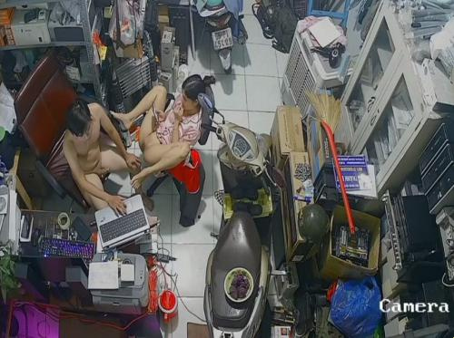盜取同塔妻子在冷藏店做愛的攝影機 - 2 - Viet69