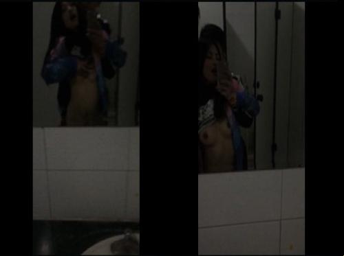 Nuova tendenza, fare sesso mentre ci si fa un selfie